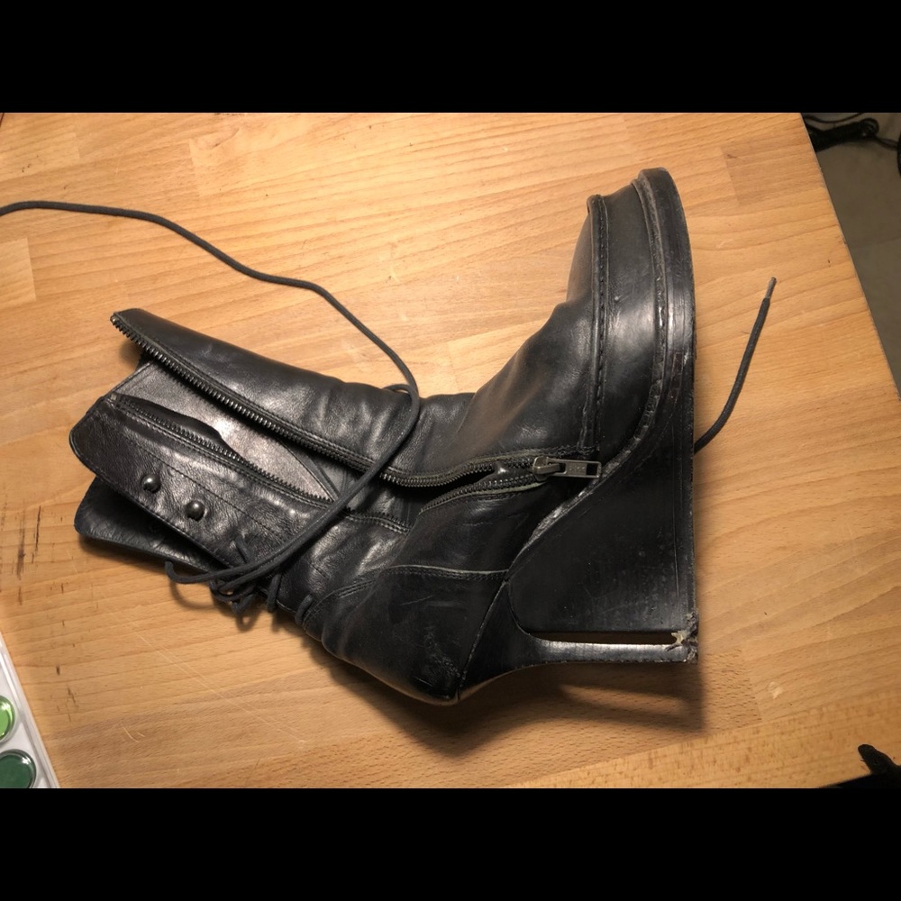ANN DEMEULEMEESTER Blk Leather Lace-Up Boot; W40